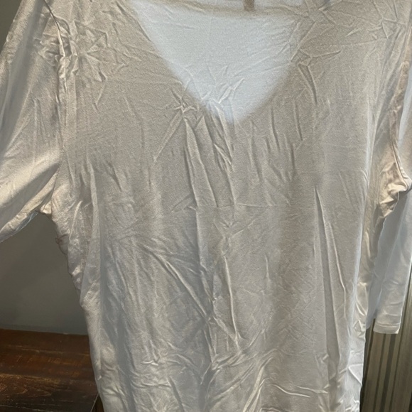 lynn ritchie silver v-neck in white xl - Picture 2 of 3
